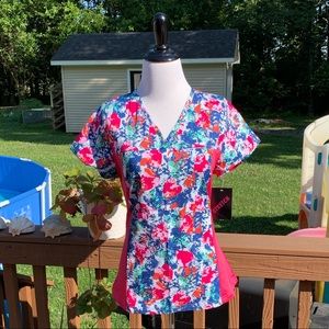 Flex Abstract Hearts Scrub Top NWT